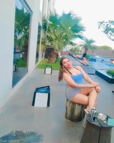 Escort Devgadh Baria